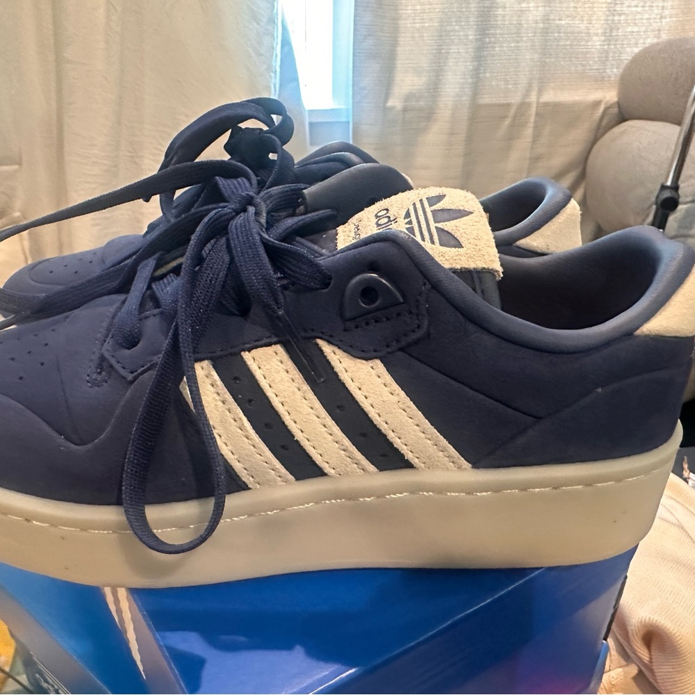 Adidas Basketball Los Angeles - Blue and cream suede Sneakers